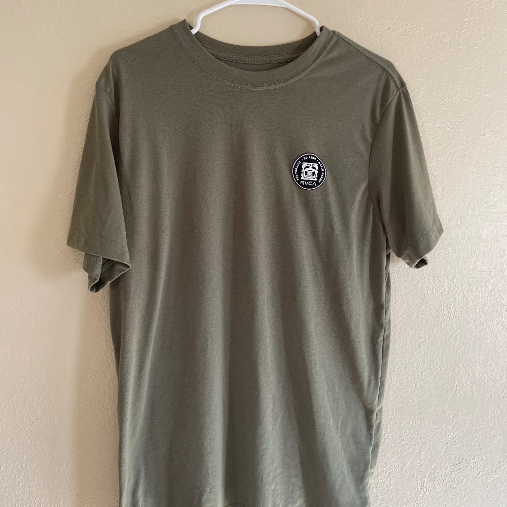 Green BJ Penn RVCA tee Size: L